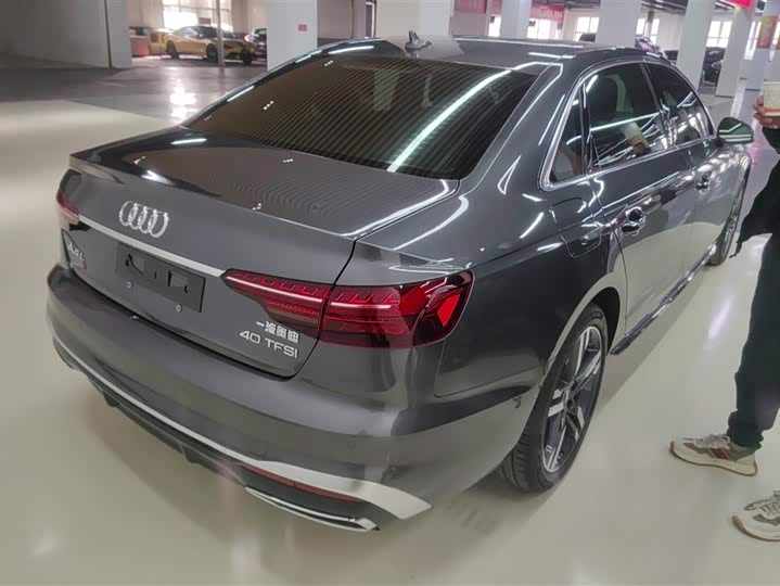 Фото 3 - Audi A4L