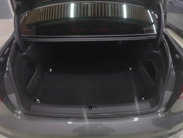 Фото 4 - Audi A4L