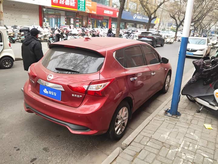 Фото 3 - Nissan Tiida