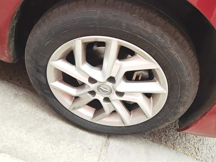 Фото 6 - Nissan Tiida