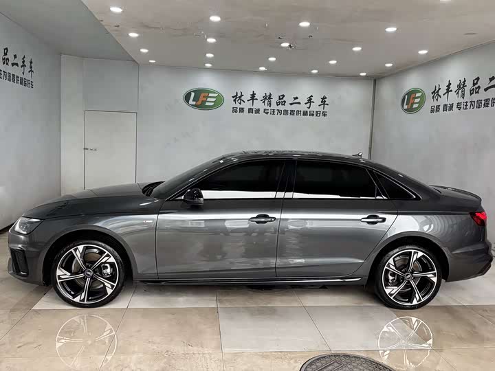 Фото 4 - Audi A4L