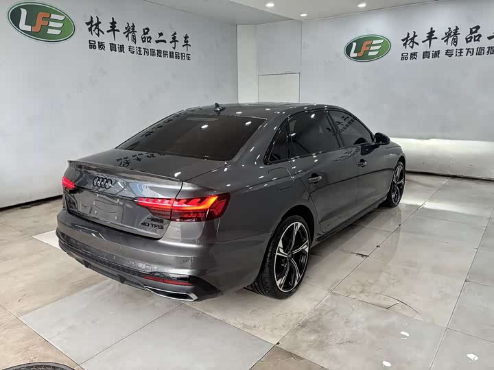 Фото 5 - Audi A4L