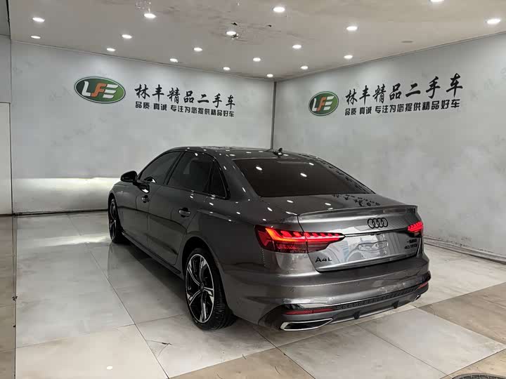 Фото 7 - Audi A4L