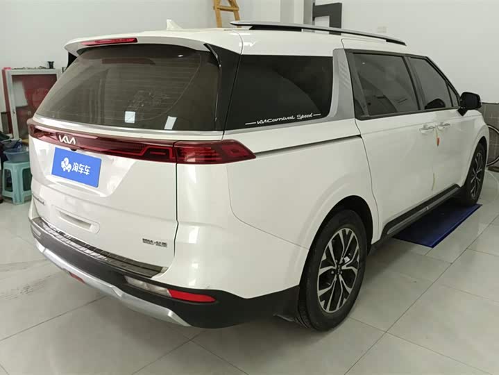 Фото 3 - Kia Carnival