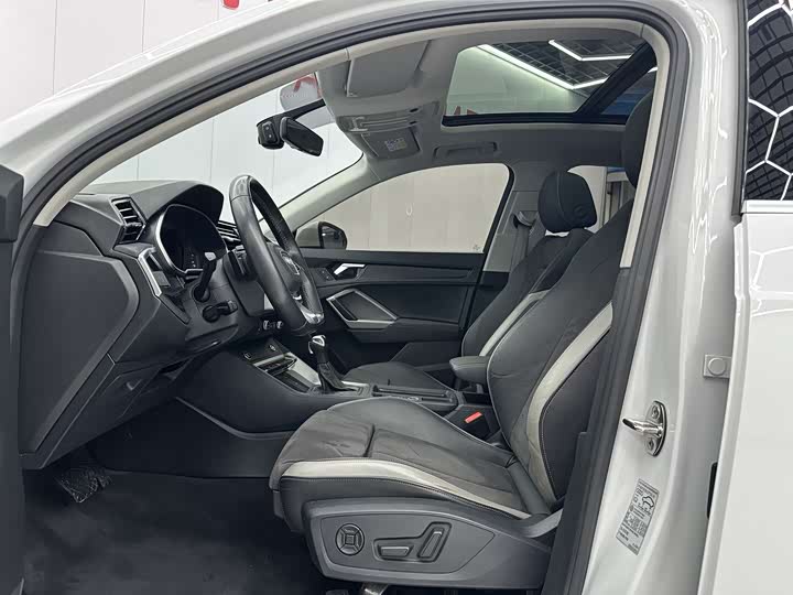 Фото 4 - Audi Q3