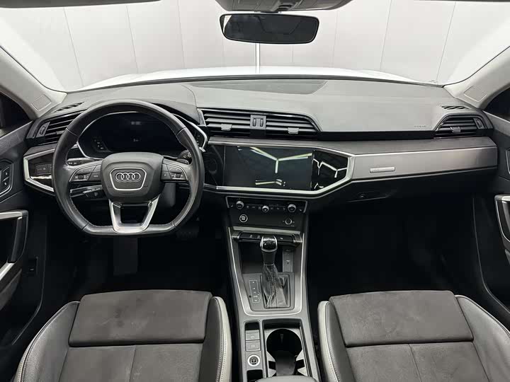 Фото 6 - Audi Q3