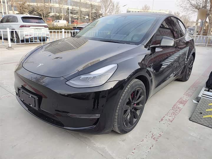 Фото 1 - Tesla Model Y