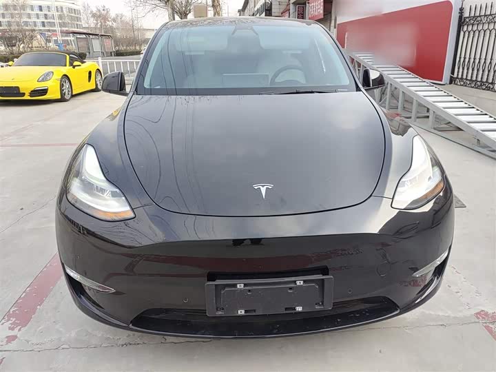 Фото 3 - Tesla Model Y