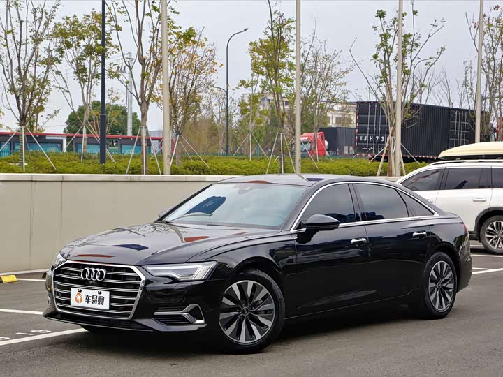 Фото 1 - Audi A6L