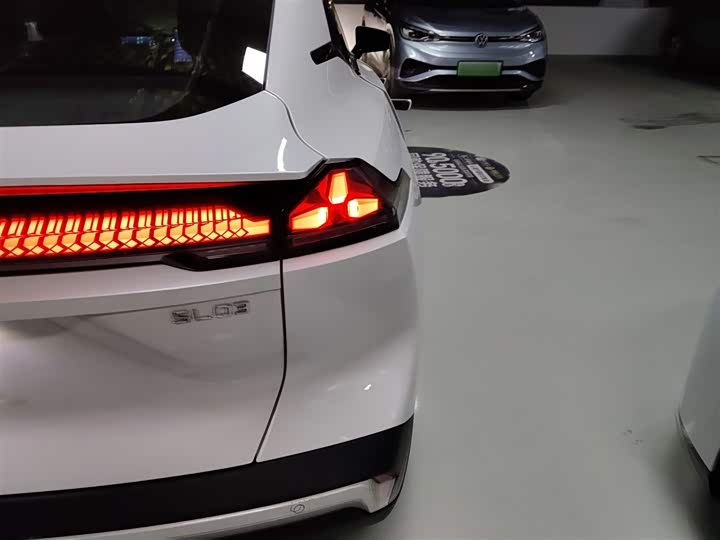 Фото 8 - Changan Deepal SL03