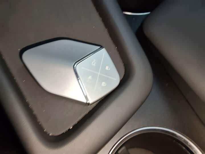 Фото 9 - Changan Deepal SL03