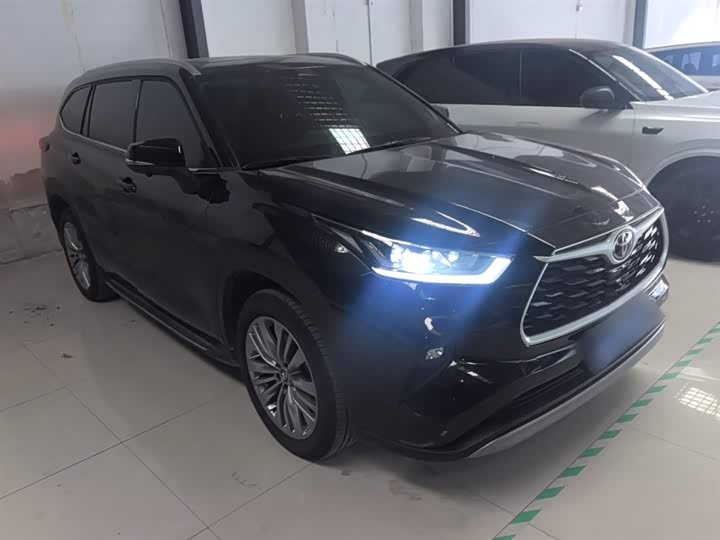 Фото 4 - Toyota Highlander