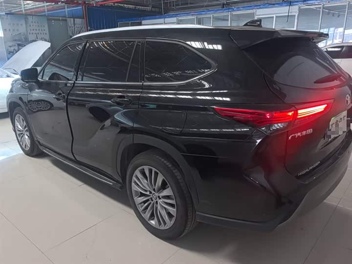 Фото 5 - Toyota Highlander