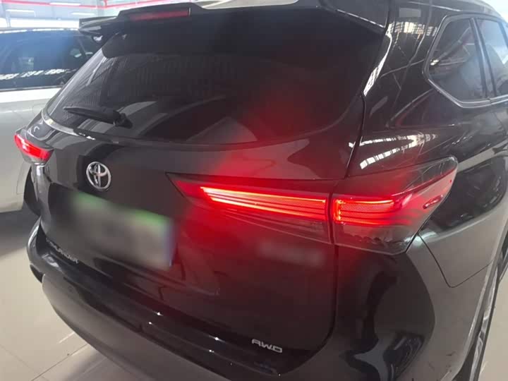 Фото 6 - Toyota Highlander