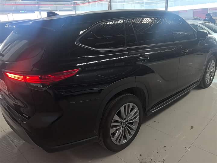 Фото 7 - Toyota Highlander