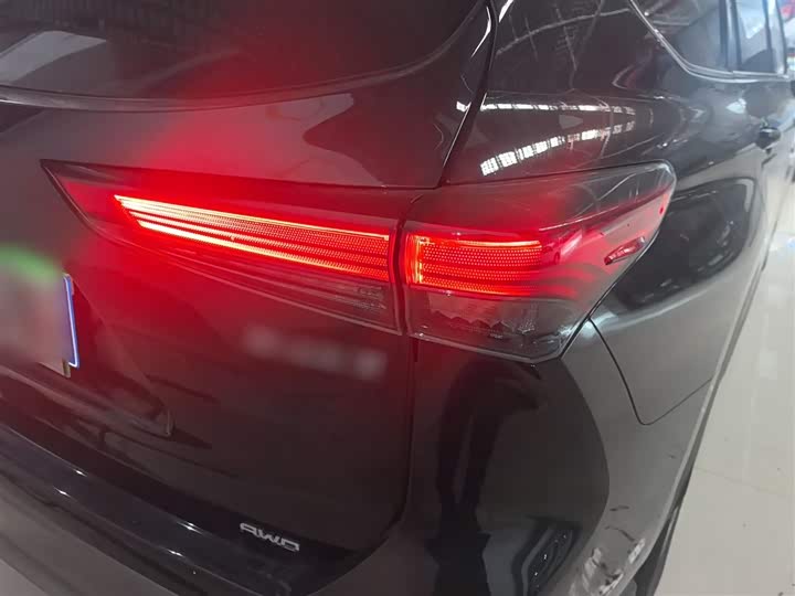 Фото 8 - Toyota Highlander