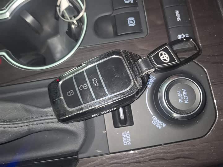 Фото 9 - Toyota Highlander