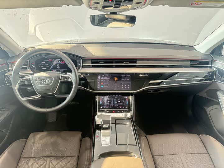 Фото 7 - Audi A8