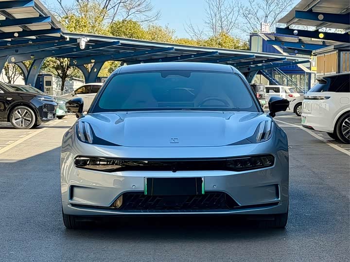 Фото 2 - Zeekr 001