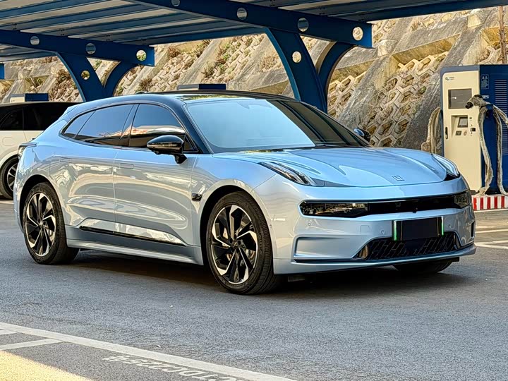 Фото 3 - Zeekr 001