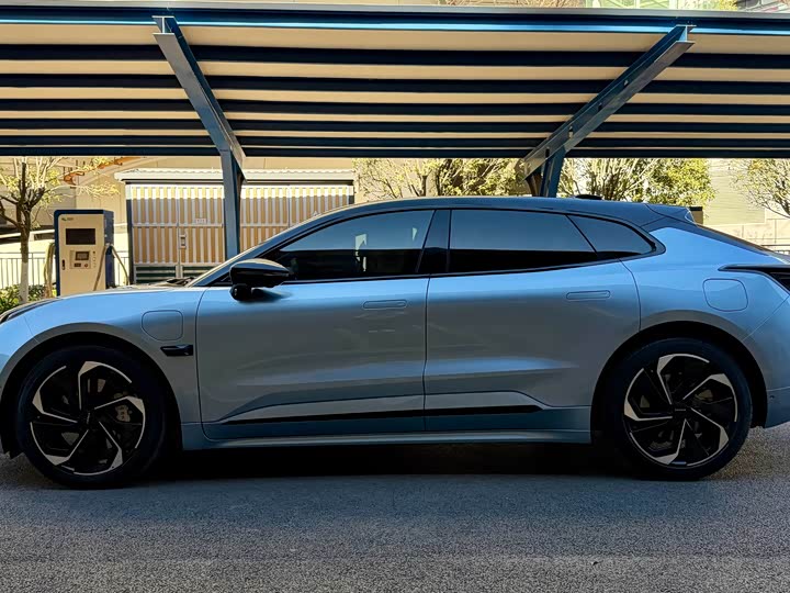 Фото 7 - Zeekr 001