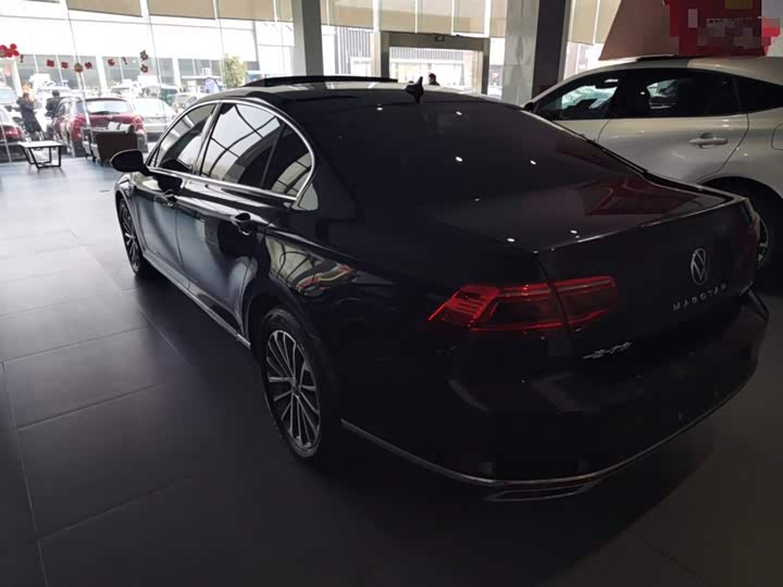 Фото 5 - Volkswagen Magotan