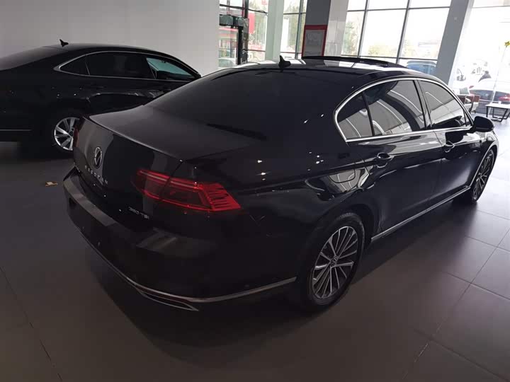 Фото 7 - Volkswagen Magotan