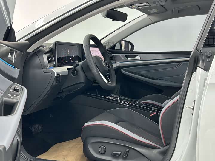 Фото 9 - Volkswagen Lamando L