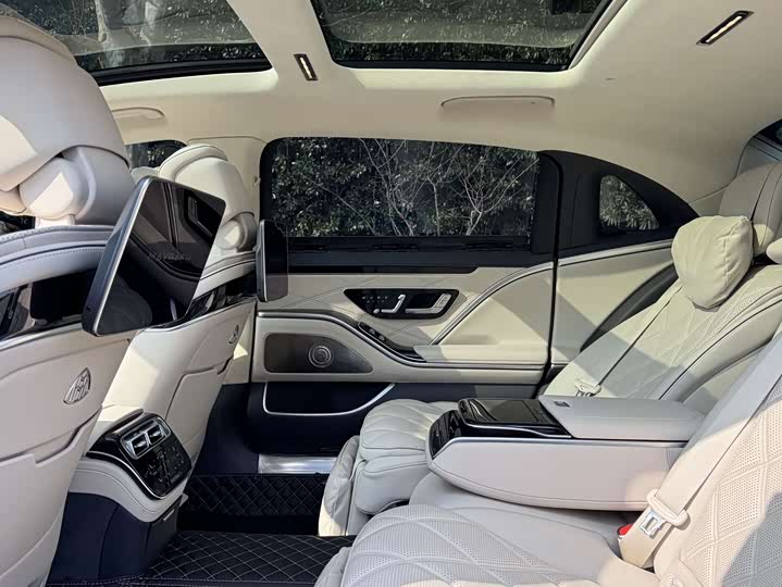 Фото 7 - Mercedes-Benz Maybach S-Class