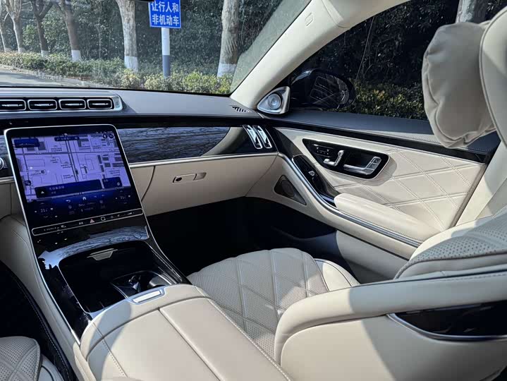 Фото 8 - Mercedes-Benz Maybach S-Class