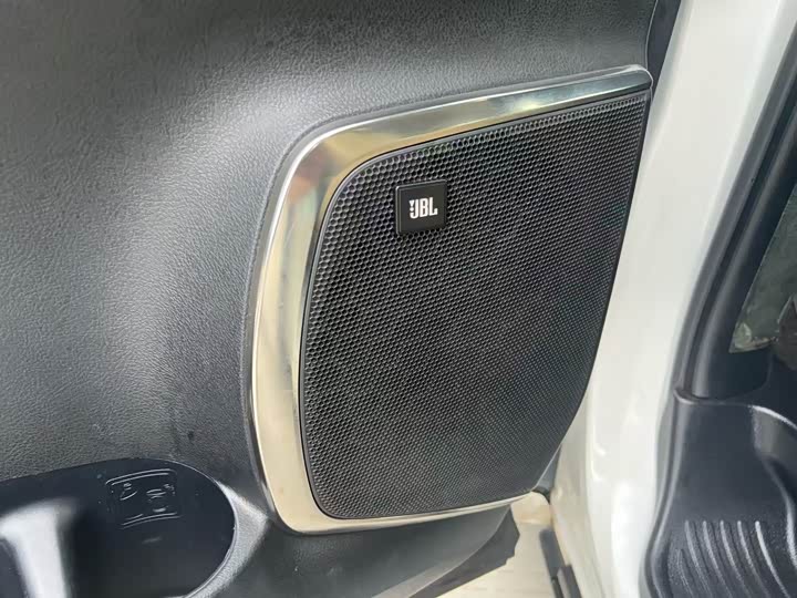 Фото 8 - Toyota Alphard