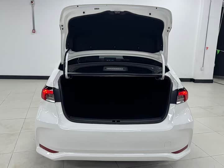 Фото 5 - Toyota Corolla