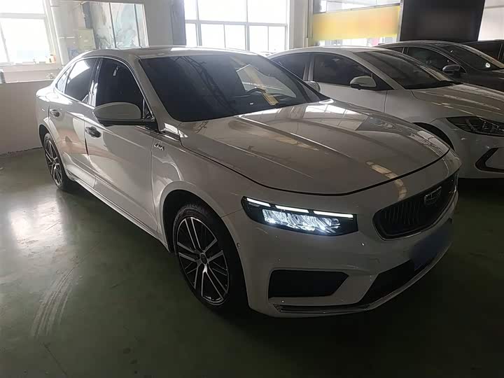 Фото 4 - Geely Preface