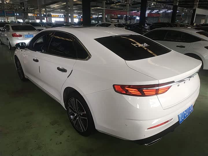 Фото 5 - Geely Preface