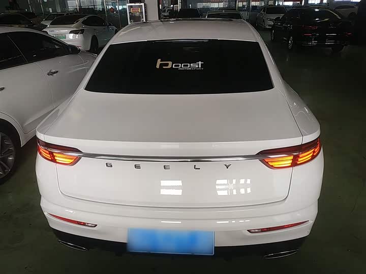 Фото 6 - Geely Preface