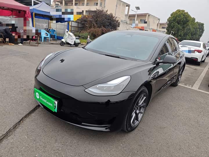 Фото 1 - Tesla Model 3