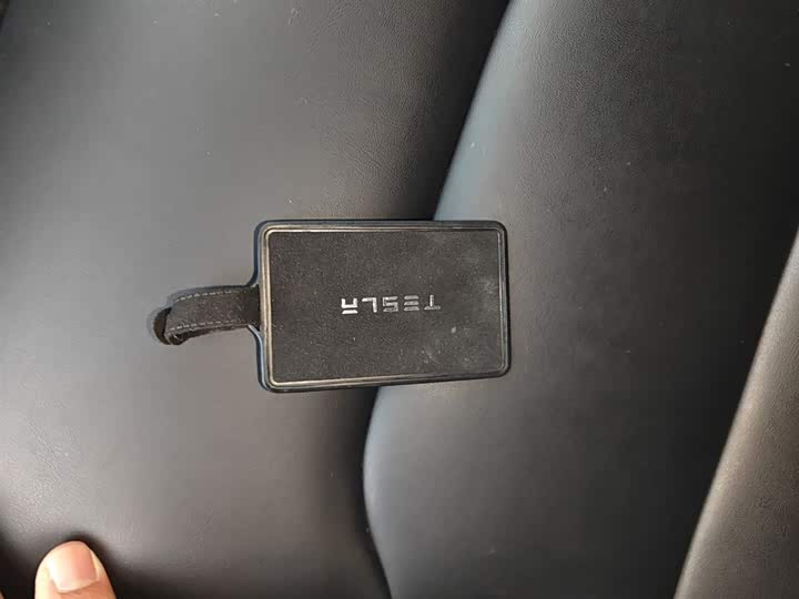 Фото 9 - Tesla Model 3