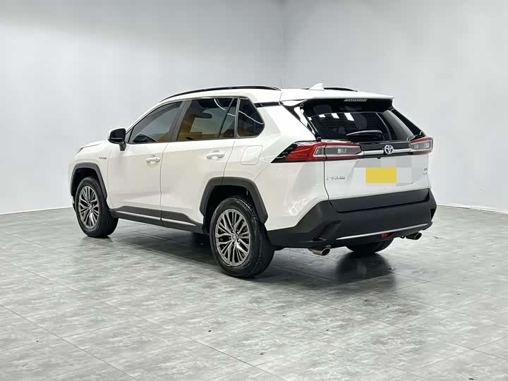 Фото 6 - Toyota Wildlander