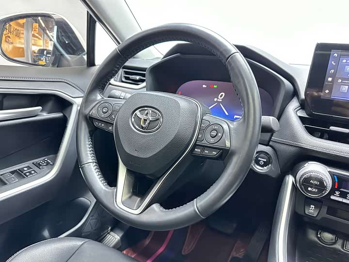 Фото 8 - Toyota Wildlander