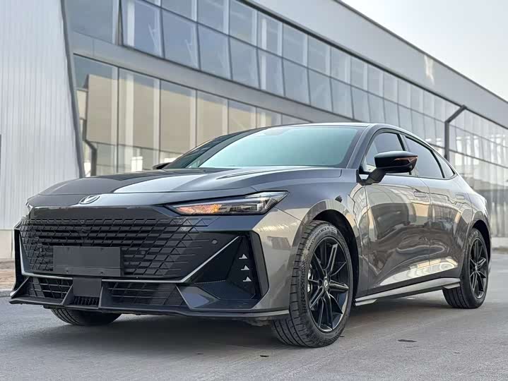 Фото 1 - Changan UNI-V