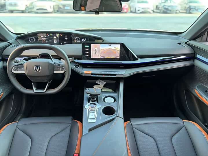 Фото 8 - Changan UNI-V