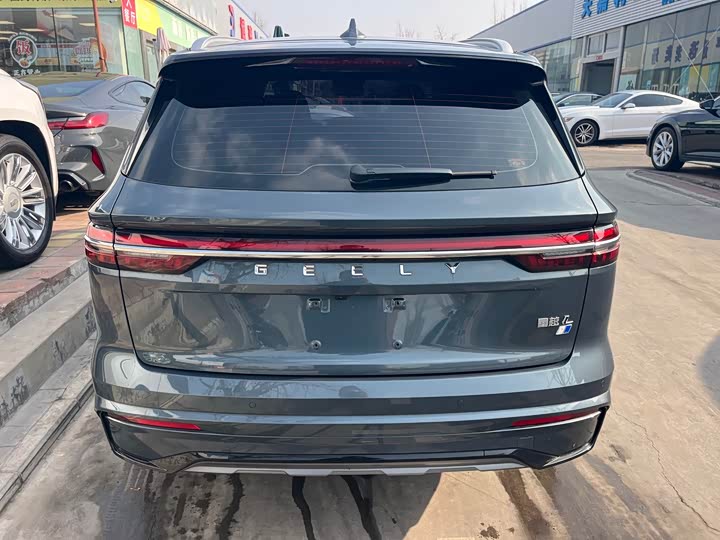 Фото 3 - Geely Monjaro