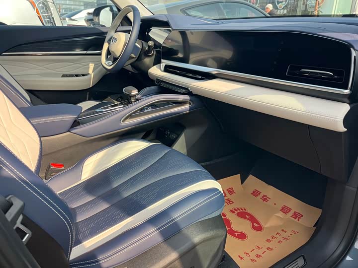 Фото 6 - Geely Monjaro