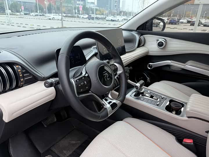 Фото 9 - BYD Yuan Plus