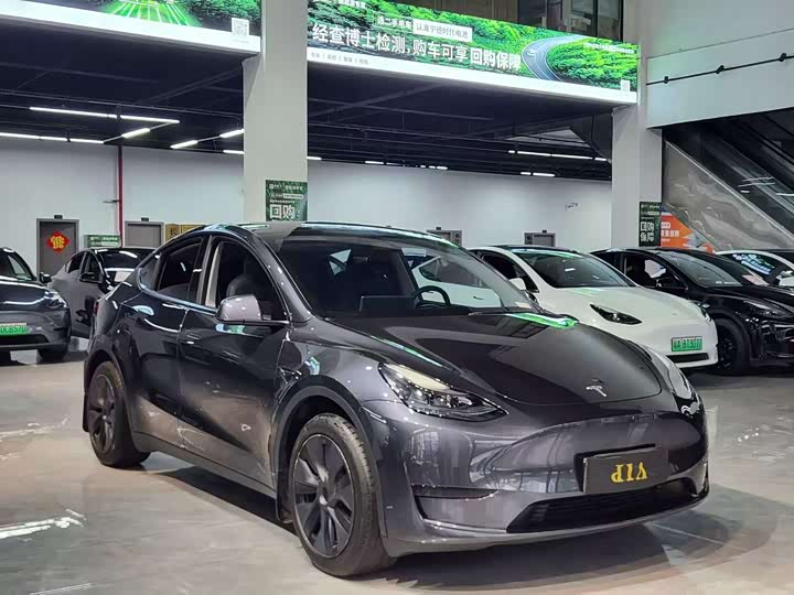 Фото 2 - Tesla Model Y