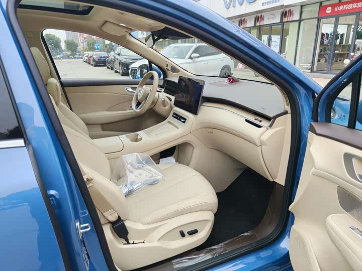 Фото 8 - Shangjie (Huawei × SAIC) H5