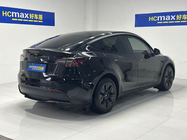 Фото 4 - Tesla Model Y