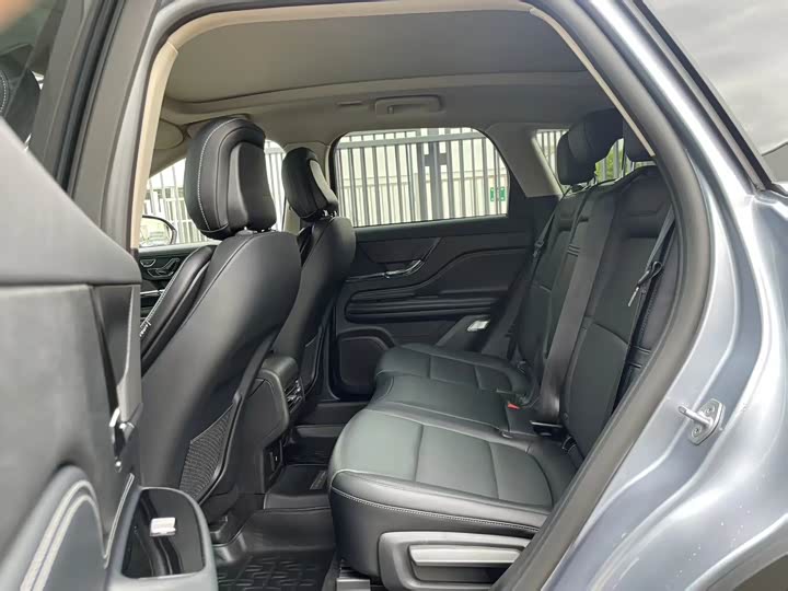 Фото 8 - Lincoln Corsair