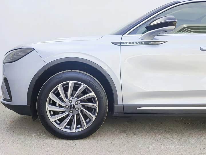 Фото 9 - Lincoln Corsair