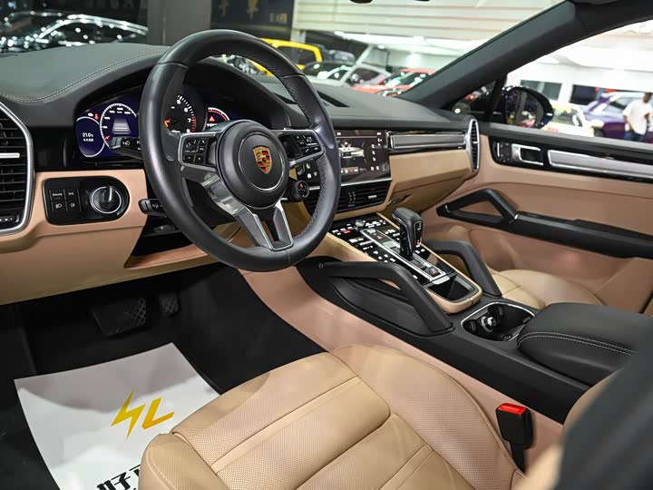 Фото 8 - Porsche Cayenne